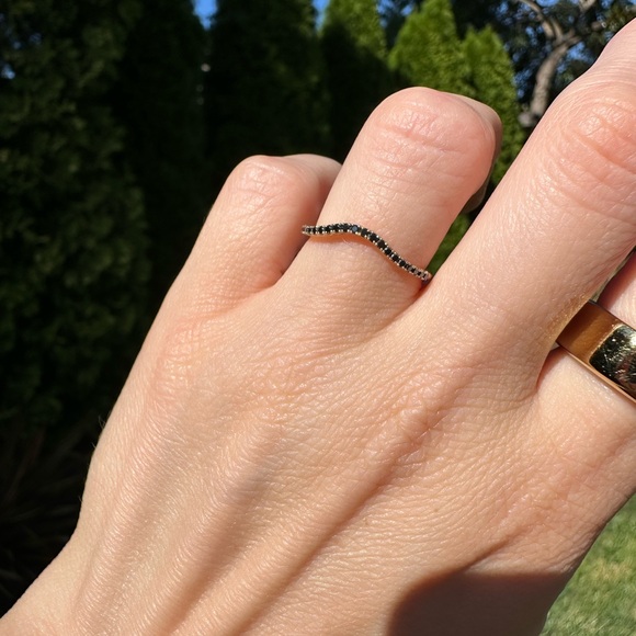 Marrow Fine 14k Gold and black diamond simple wave band - Picture 10 of 15